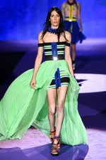 ディースクエアード 2016年春夏コレクション - バブリーガールと行く、常夏のサーフトリップ｜写真13