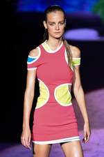 ディースクエアード 2016年春夏コレクション - バブリーガールと行く、常夏のサーフトリップ｜写真27