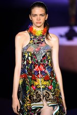 ディースクエアード 2016年春夏コレクション - バブリーガールと行く、常夏のサーフトリップ｜写真31