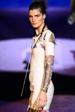 ディースクエアード 2016年春夏コレクション - バブリーガールと行く、常夏のサーフトリップ｜写真33