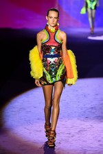 ディースクエアード 2016年春夏コレクション - バブリーガールと行く、常夏のサーフトリップ｜写真50