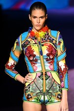 ディースクエアード 2016年春夏コレクション - バブリーガールと行く、常夏のサーフトリップ｜写真60