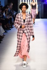 MSGM 2016年春夏コレクション - ポップとロック、ジャンルを超えたガーリーな音楽｜写真5