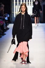 MSGM 2016年春夏コレクション - ポップとロック、ジャンルを超えたガーリーな音楽｜写真52
