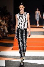 ミッソーニ 2016年春夏コレクション - 縦縞で描くバケーションスタイル｜写真5