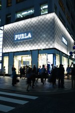 フルラ銀座店 リニューアルオープン - 新たにメンズスペースとウィメンズシューズコーナーが登場｜写真13