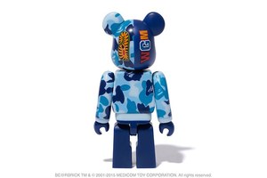 ベイプ×ベアブリック」のフィギュアが登場、Tシャツやフーディー
