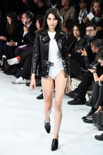 クレージュ 2016年春夏コレクション - 新デザイナーデュオのデビュー、ポップカラーでフレッシュに｜写真10