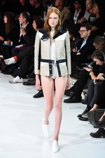 クレージュ 2016年春夏コレクション - 新デザイナーデュオのデビュー、ポップカラーでフレッシュに｜写真15