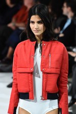 クレージュ 2016年春夏コレクション - 新デザイナーデュオのデビュー、ポップカラーでフレッシュに｜写真19