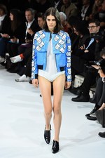 クレージュ 2016年春夏コレクション - 新デザイナーデュオのデビュー、ポップカラーでフレッシュに｜写真24