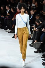 クレージュ 2016年春夏コレクション - 新デザイナーデュオのデビュー、ポップカラーでフレッシュに｜写真44