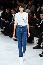 クレージュ 2016年春夏コレクション - 新デザイナーデュオのデビュー、ポップカラーでフレッシュに｜写真45