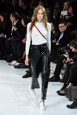 クレージュ 2016年春夏コレクション - 新デザイナーデュオのデビュー、ポップカラーでフレッシュに｜写真46