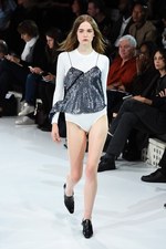 クレージュ 2016年春夏コレクション - 新デザイナーデュオのデビュー、ポップカラーでフレッシュに｜写真57