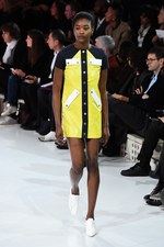 クレージュ 2016年春夏コレクション - 新デザイナーデュオのデビュー、ポップカラーでフレッシュに｜写真73