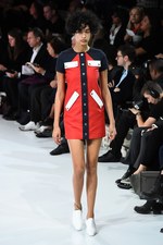 クレージュ 2016年春夏コレクション - 新デザイナーデュオのデビュー、ポップカラーでフレッシュに｜写真74