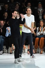 クレージュ 2016年春夏コレクション - 新デザイナーデュオのデビュー、ポップカラーでフレッシュに｜写真81