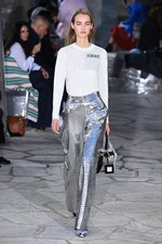 ロエベ 2016年春夏コレクション - テクノロジーと自然の融合、ロエベウーマンの新世界｜写真16