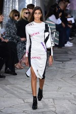 ロエベ 2016年春夏コレクション - テクノロジーと自然の融合、ロエベウーマンの新世界｜写真23