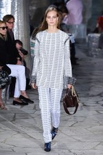 ロエベ 2016年春夏コレクション - テクノロジーと自然の融合、ロエベウーマンの新世界｜写真28