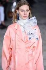 ロエベ 2016年春夏コレクション - テクノロジーと自然の融合、ロエベウーマンの新世界｜写真57