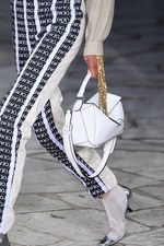 ロエベ 2016年春夏コレクション - テクノロジーと自然の融合、ロエベウーマンの新世界｜写真79