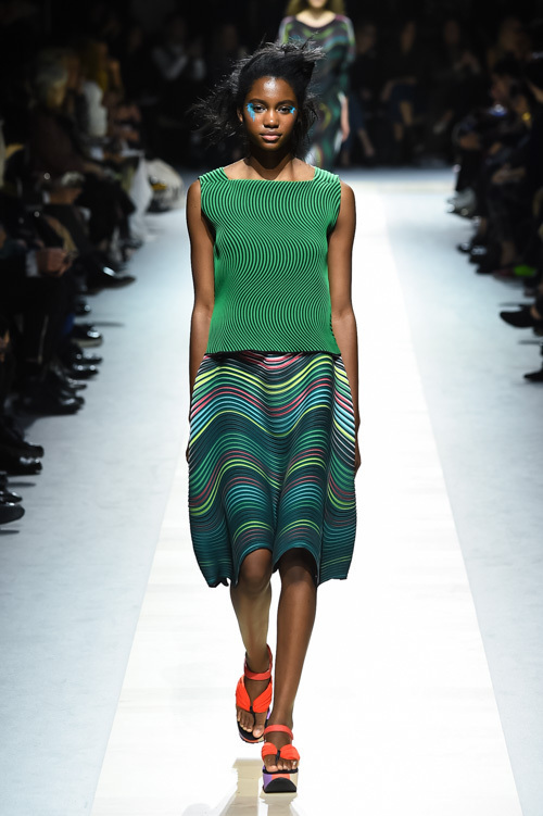 イッセイ ミヤケ(ISSEY MIYAKE) 2016年春夏ウィメンズコレクション  - 写真53