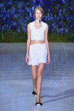 ディオール 2016年春夏コレクション - 貴族の洋服を起点に、女性の柔らかさを表現｜写真1