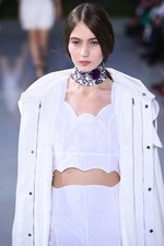 ディオール 2016年春夏コレクション - 貴族の洋服を起点に、女性の柔らかさを表現｜写真14