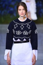 ディオール 2016年春夏コレクション - 貴族の洋服を起点に、女性の柔らかさを表現｜写真23