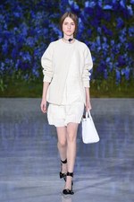 ディオール 2016年春夏コレクション - 貴族の洋服を起点に、女性の柔らかさを表現｜写真44