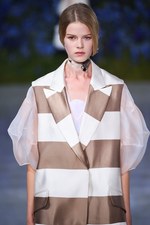 ディオール 2016年春夏コレクション - 貴族の洋服を起点に、女性の柔らかさを表現｜写真50