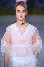 ディオール 2016年春夏コレクション - 貴族の洋服を起点に、女性の柔らかさを表現｜写真65