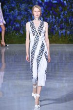 ディオール 2016年春夏コレクション - 貴族の洋服を起点に、女性の柔らかさを表現｜写真70