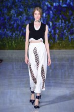 ディオール 2016年春夏コレクション - 貴族の洋服を起点に、女性の柔らかさを表現｜写真71