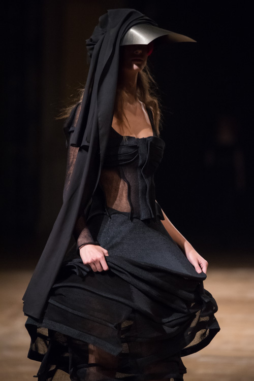 ヨウジヤマモト(Yohji Yamamoto) 2016年春夏ウィメンズコレクション  - 写真13