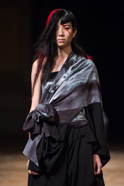 ヨウジヤマモト(Yohji Yamamoto) 2016年春夏ウィメンズコレクション  - 写真35