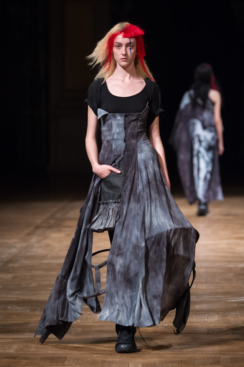 ヨウジヤマモト(Yohji Yamamoto) 2016年春夏ウィメンズコレクション  - 写真37