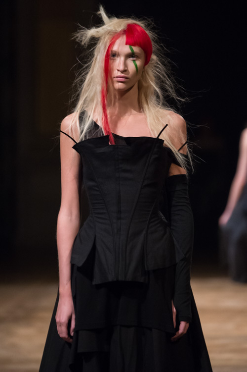 ヨウジヤマモト(Yohji Yamamoto) 2016年春夏ウィメンズコレクション  - 写真50