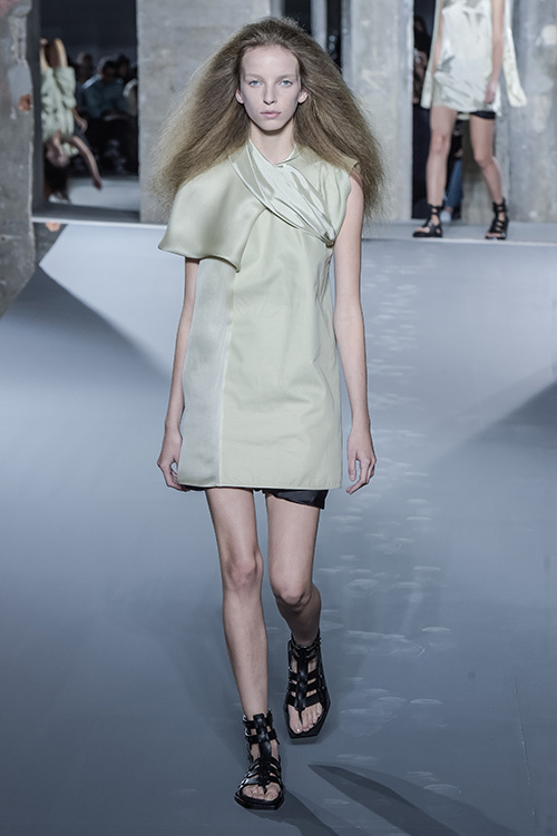 リック・オウエンス(Rick Owens) 2016年春夏ウィメンズコレクション シルエット - 写真7