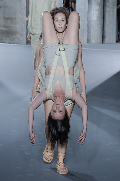 リック・オウエンス(Rick Owens) 2016年春夏ウィメンズコレクション シルエット - 写真11