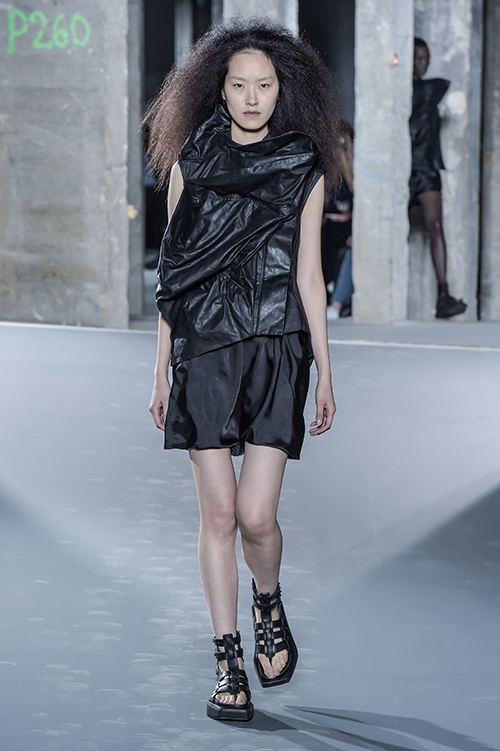 リック・オウエンス(Rick Owens) 2016年春夏ウィメンズコレクション シルエット - 写真32