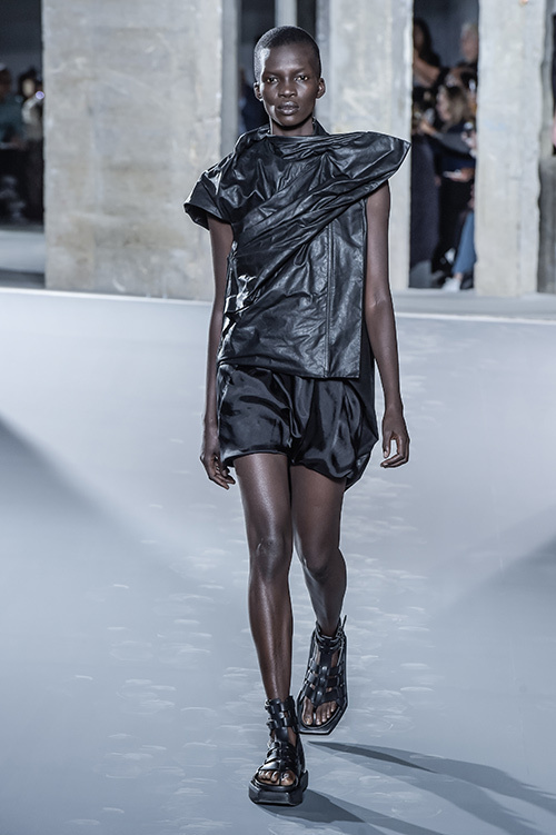 リック・オウエンス(Rick Owens) 2016年春夏ウィメンズコレクション シルエット - 写真33