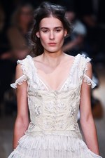 アレキサンダー・マックイーン 2016年春夏コレクション - 異郷の地で強く生き抜くボヘミアン｜写真31