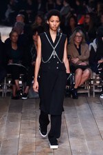 アレキサンダー・マックイーン 2016年春夏コレクション - 異郷の地で強く生き抜くボヘミアン｜写真35