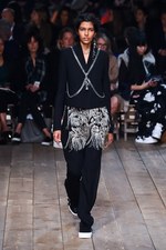 アレキサンダー・マックイーン 2016年春夏コレクション - 異郷の地で強く生き抜くボヘミアン｜写真36