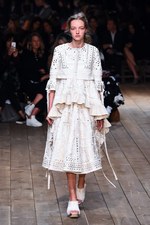 アレキサンダー・マックイーン 2016年春夏コレクション - 異郷の地で強く生き抜くボヘミアン｜写真43