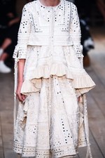 アレキサンダー・マックイーン 2016年春夏コレクション - 異郷の地で強く生き抜くボヘミアン｜写真44