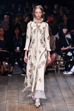 アレキサンダー・マックイーン 2016年春夏コレクション - 異郷の地で強く生き抜くボヘミアン｜写真48